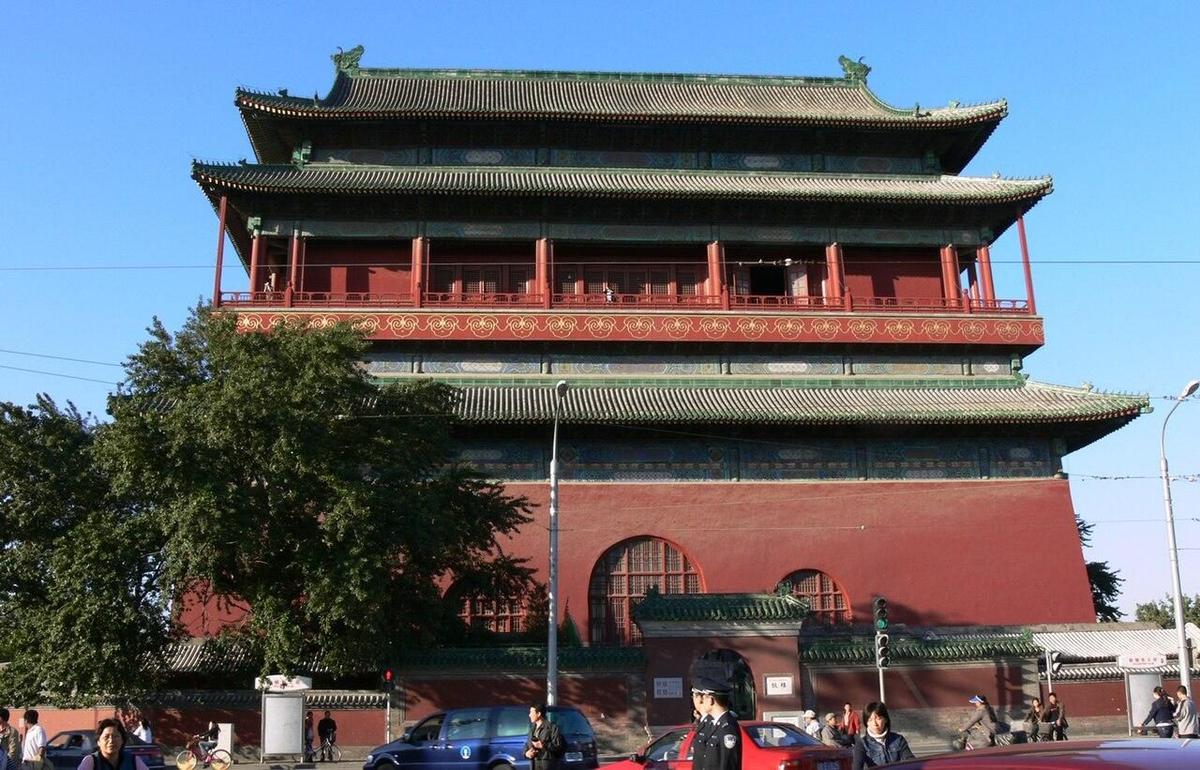 【烟火与微醺】鼓楼东大街到南锣深巷：从老字号炒肝吃到四合院独立咖啡